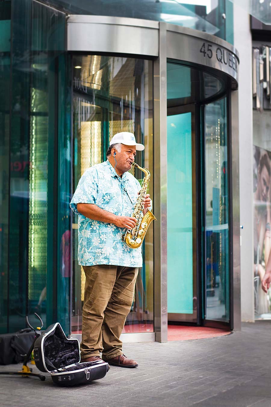 Músico en las calles de Auckland